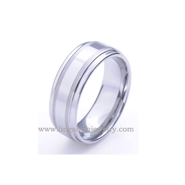 Tungsten ring with satin finish stripe. This is slimmer version of style TUR8057
Comfort fit.